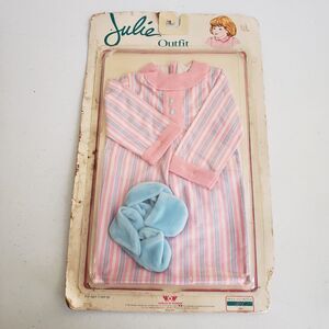 NOS 1987 World Of Wonder Julie Doll Pajamas Slippers Outfit Set Cuddling Up WOW